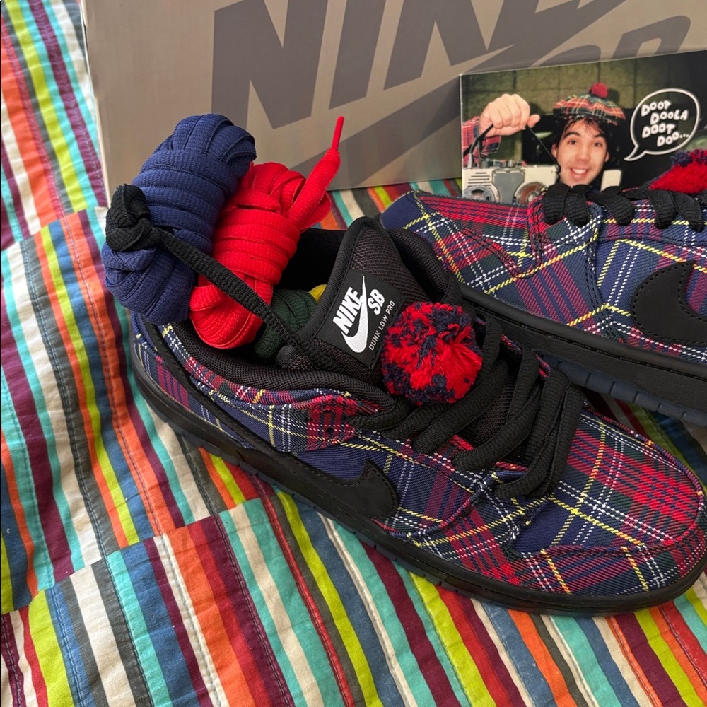 Nike sb Nardwuar Plaid Sneakers - Black, Red, and Blue size 7.5 new in box - Picture 3 of 14
